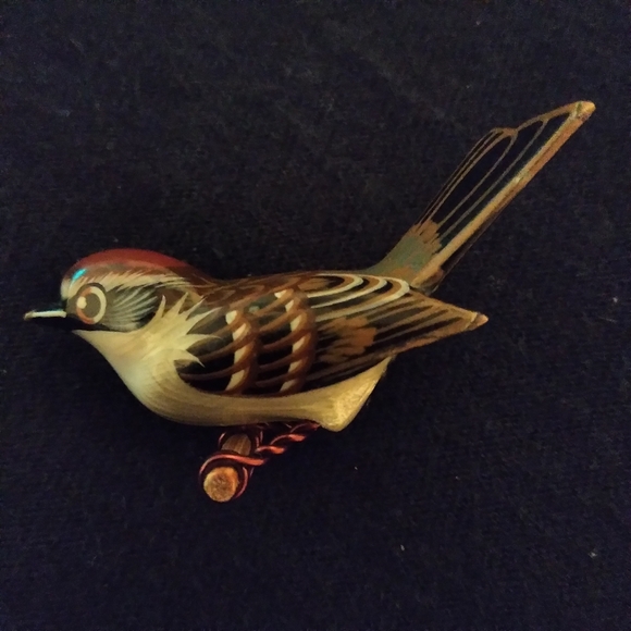 Jewelry - Vintage bird pin